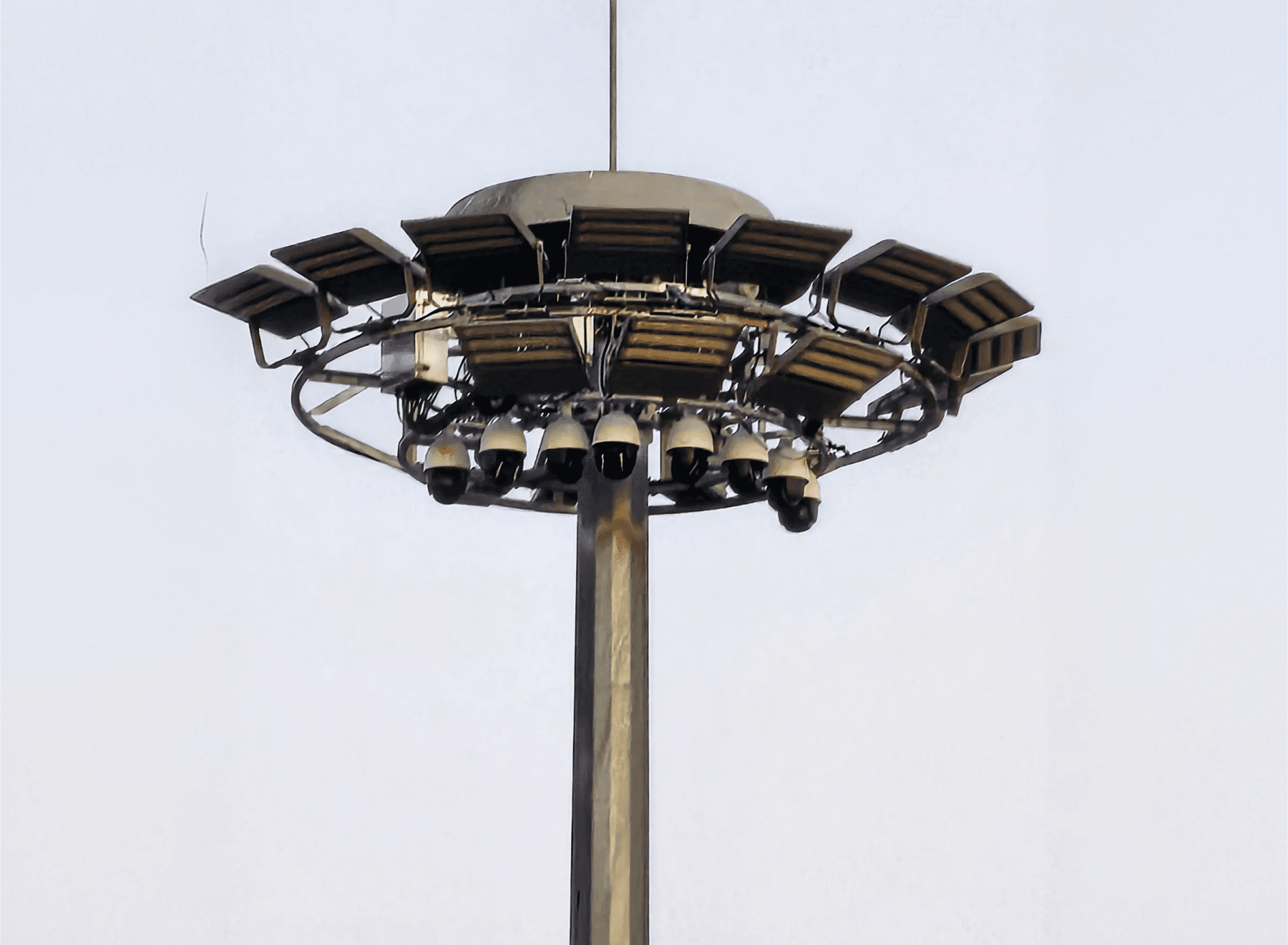 PTZ 카메라로 넓은 공간 정밀 관제